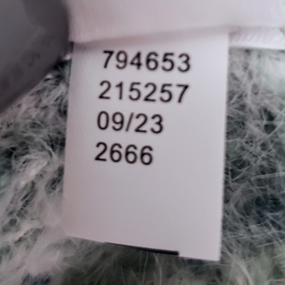 Maurices Fuzzy Sweater Pullover Sweater Soft Stretch Size Medium Brand N… - Picture 4 of 13